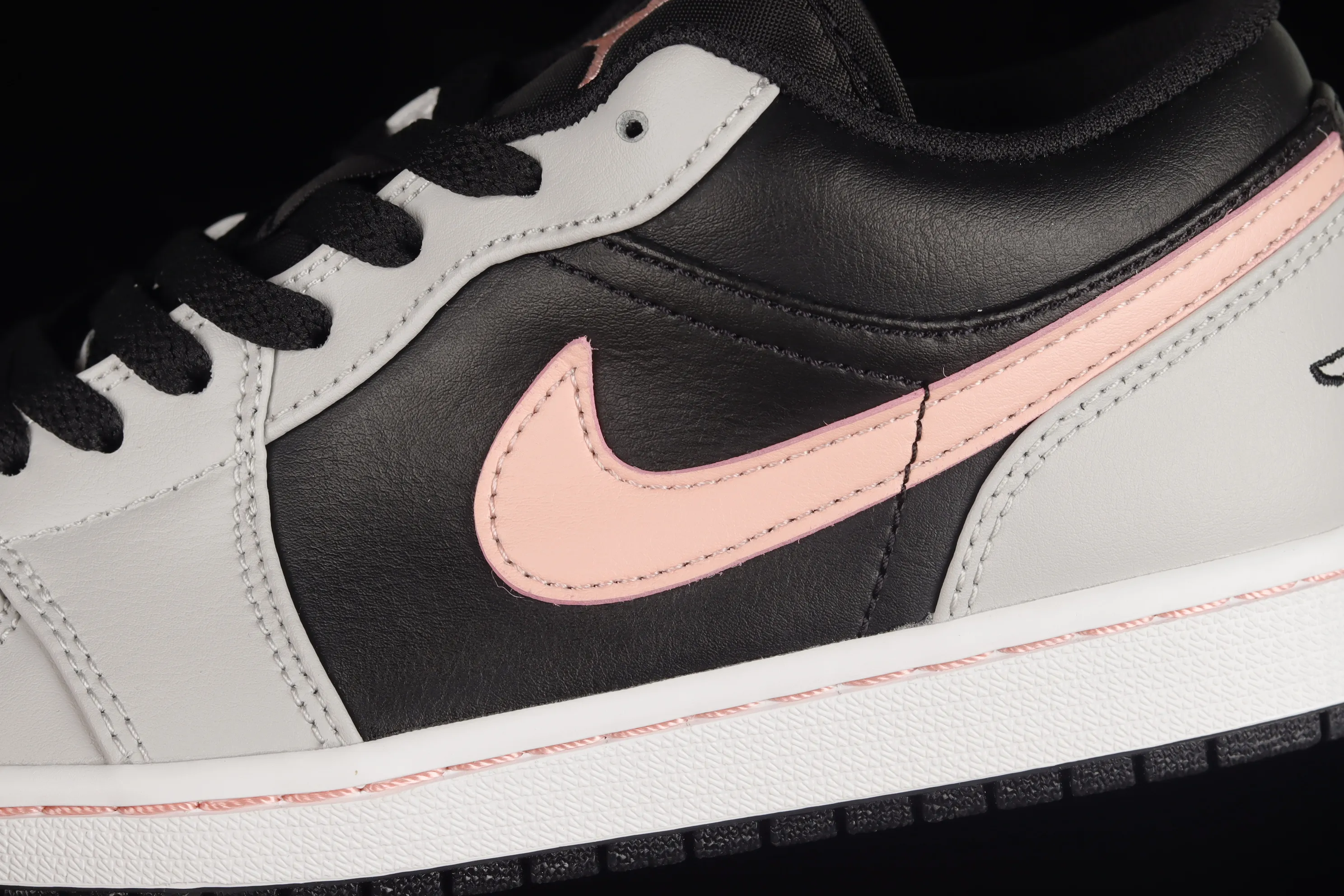 All categories Air Jordan Jordan series basketball shoes Air Jordan 1 Low G version pure original Air Jordan 1 Low AJ1 Joe 1 white black pink sports culture basketball shoes 553558-062